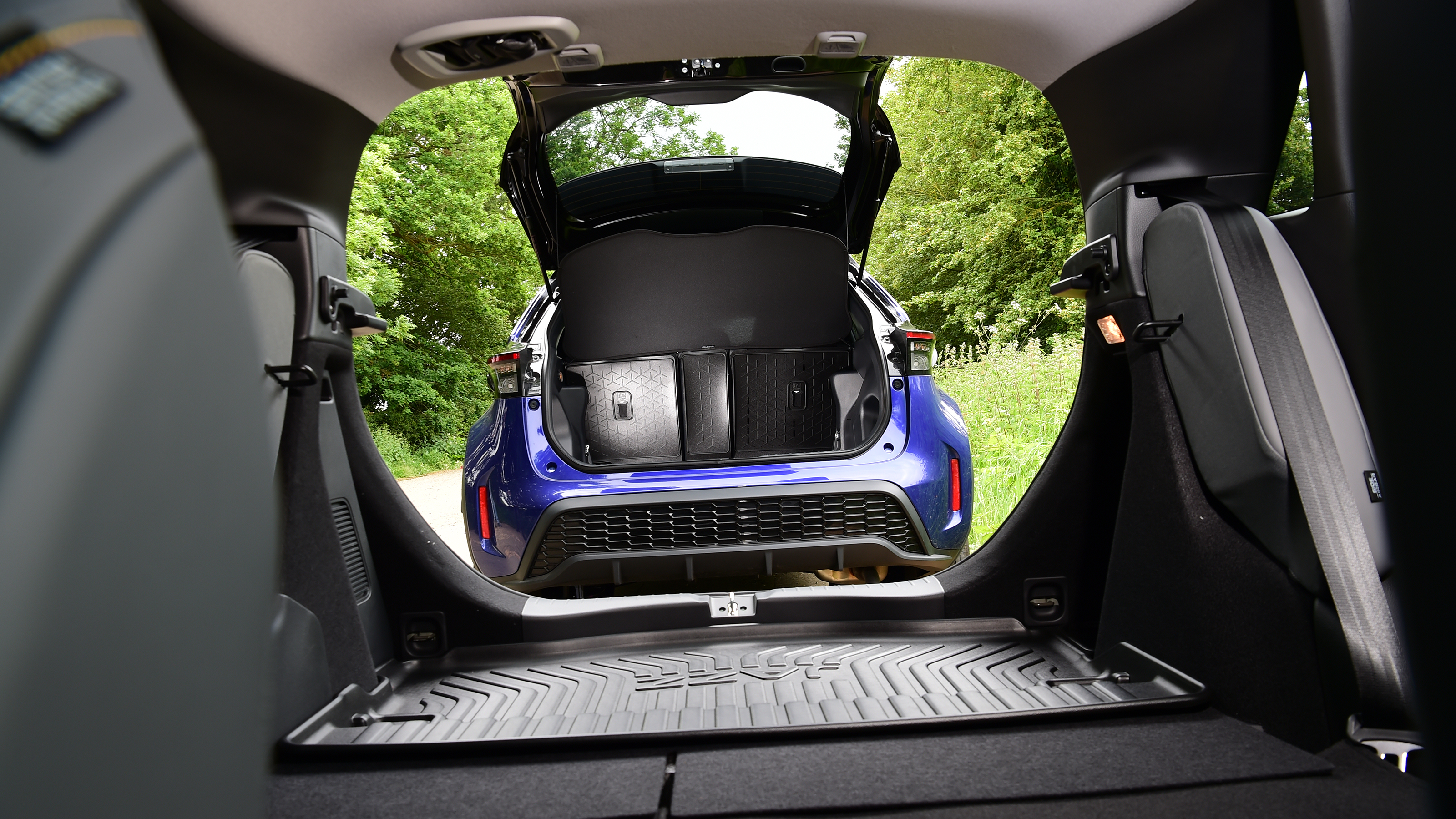 Honda Jazz vs Toyota Yaris Cross - boots