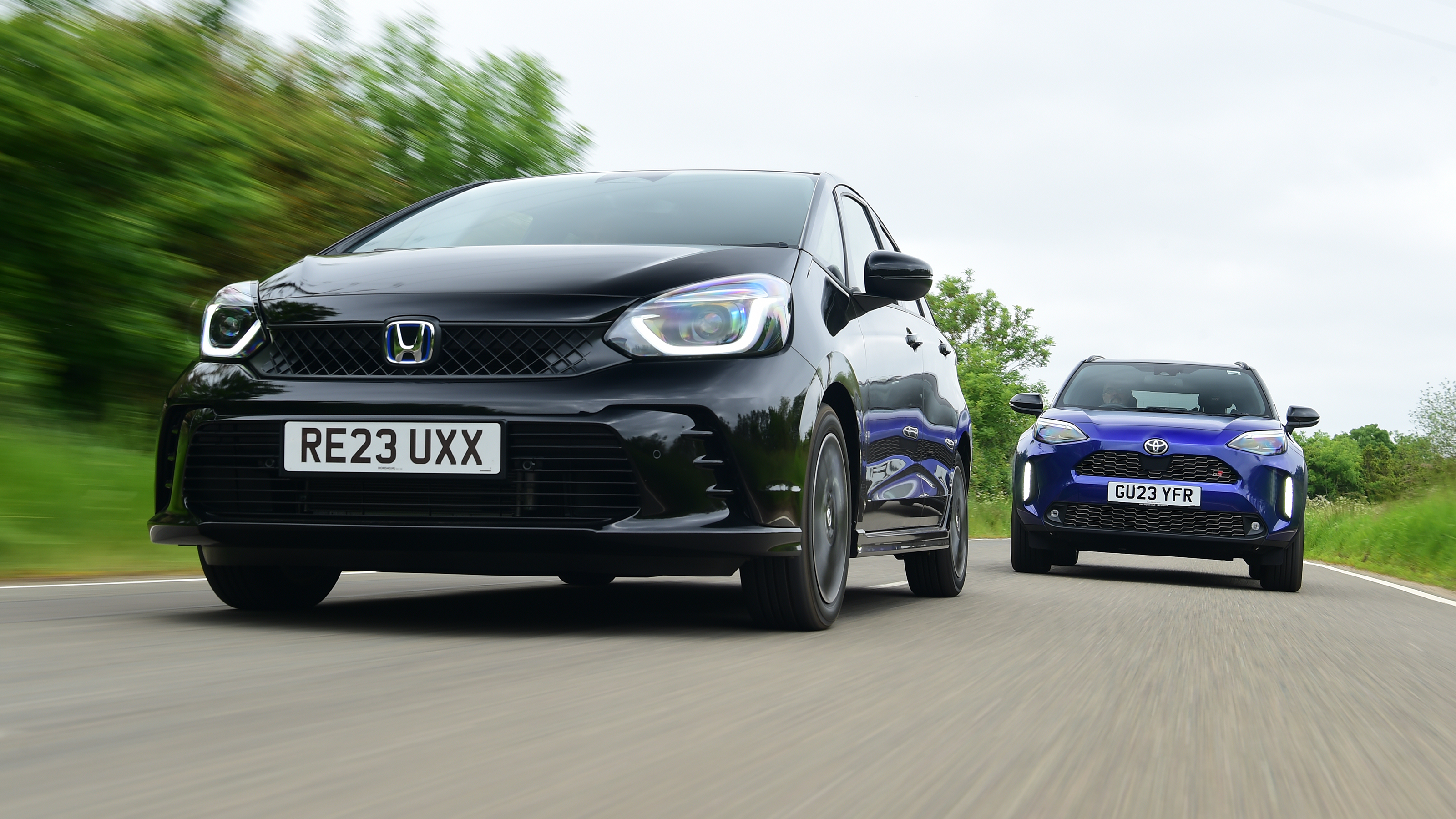 Honda Jazz vs Toyota Yaris Cross - front tracking