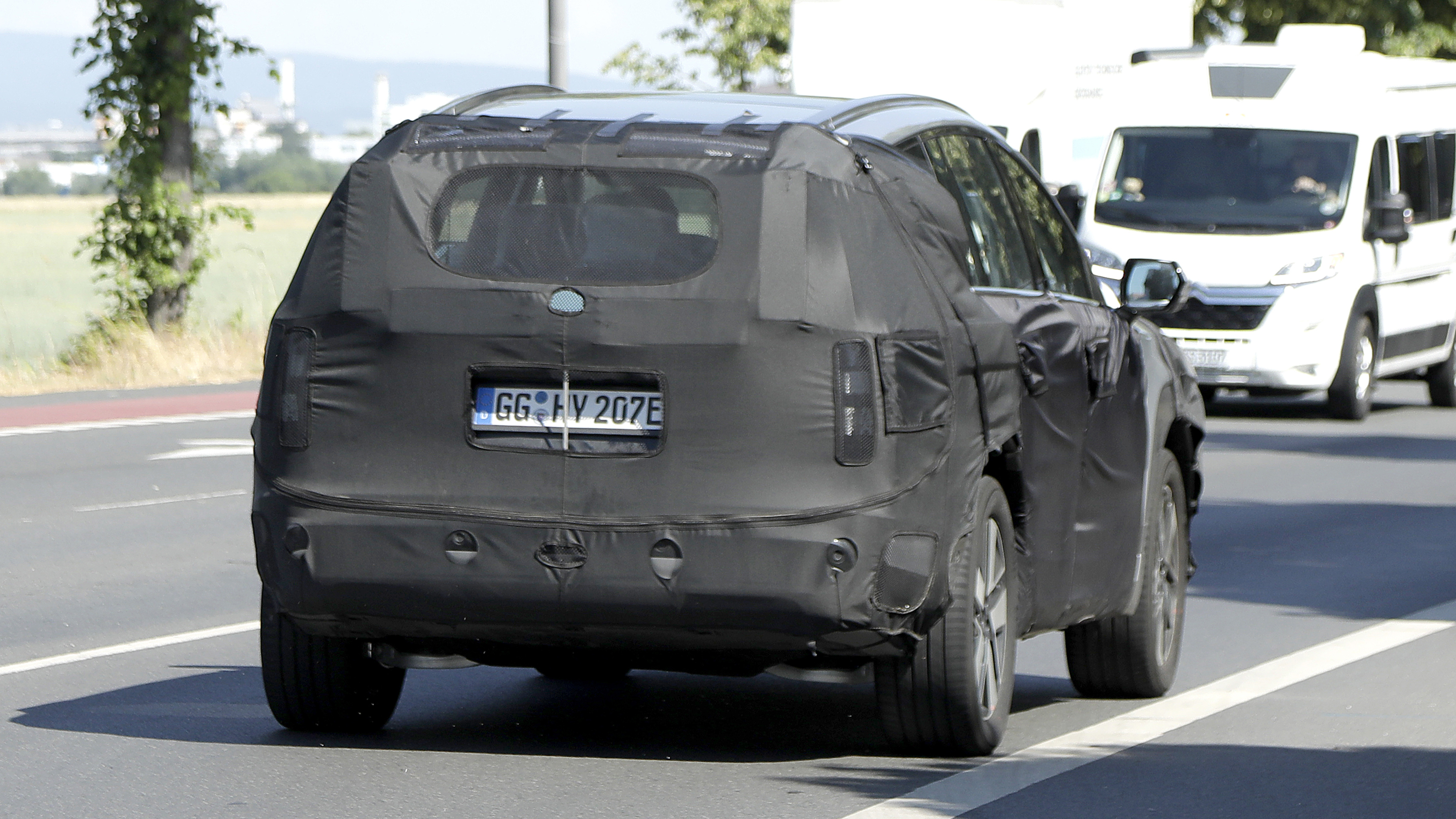 Hyundai Ioniq 9 (camouflaged) - rear cornering