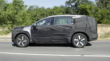 Hyundai Ioniq 9 (camouflaged) - side action