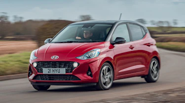 Hyundai i10 - front cornering