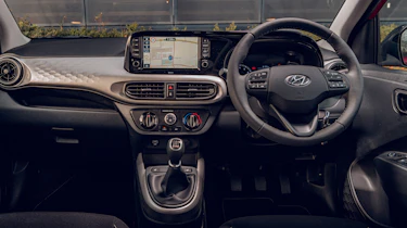 Hyundai i10 - dash