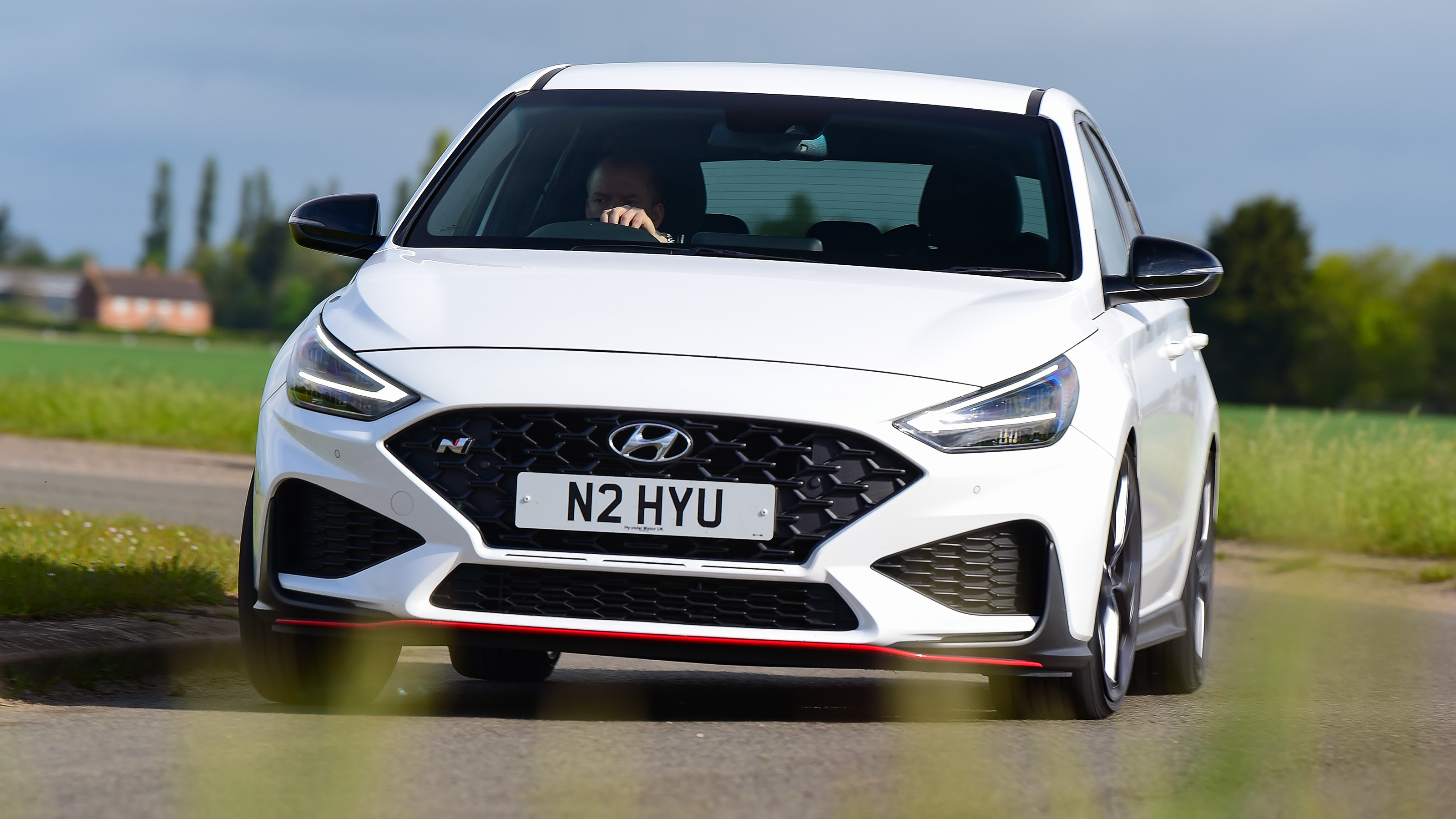 Hyundai i30 N - front cornering