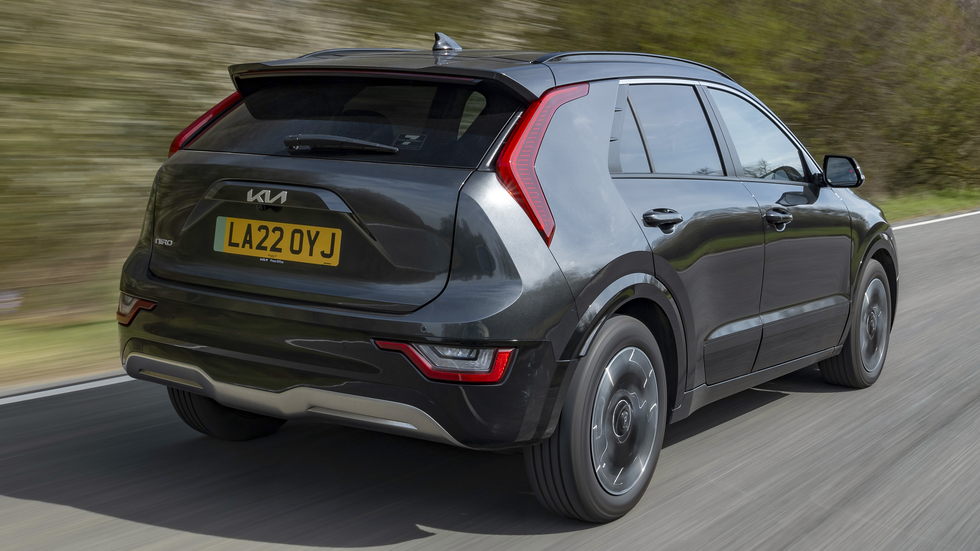 Kia Niro EV - rear tracking