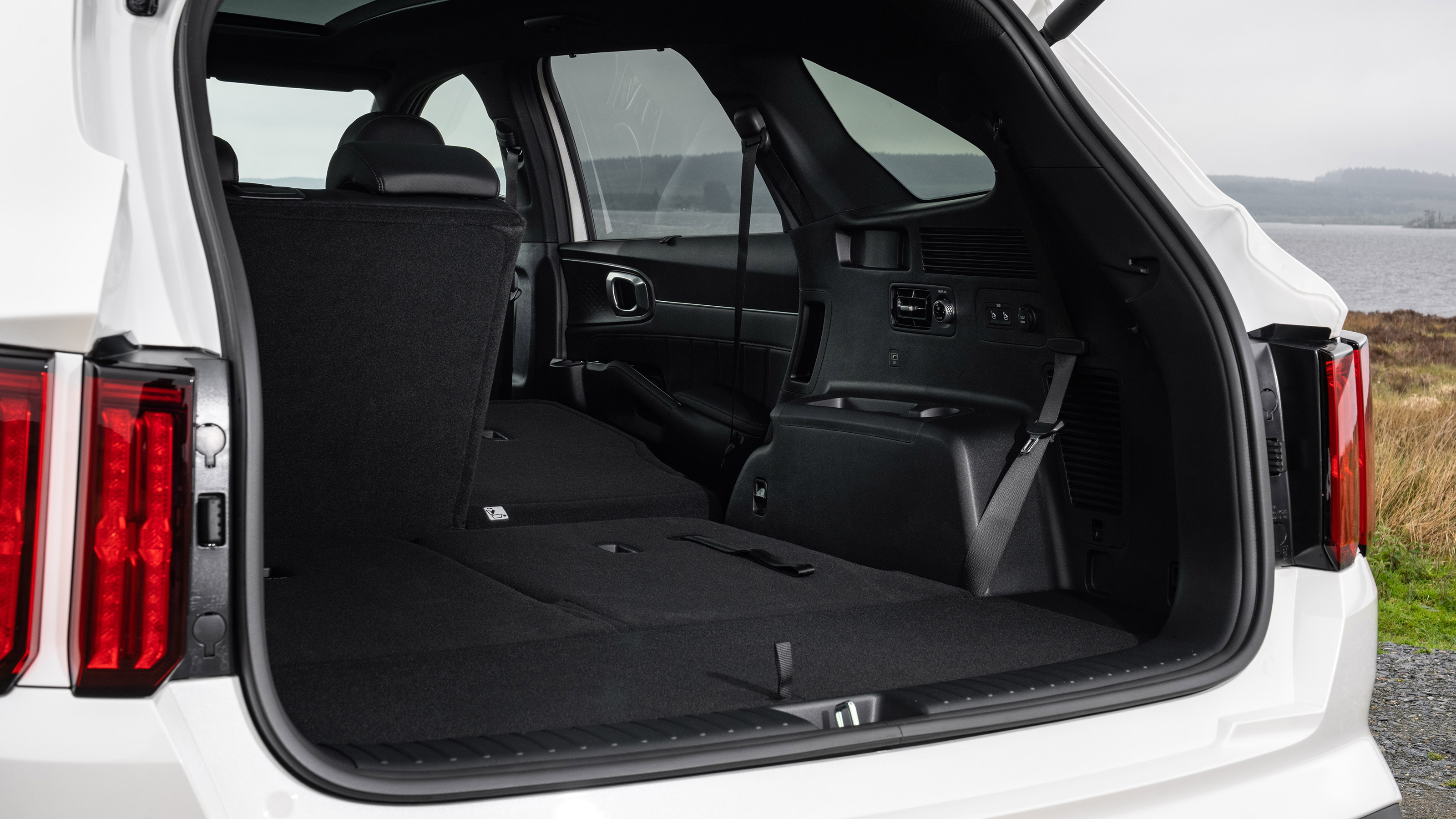 Kia Sorento Edition - boot