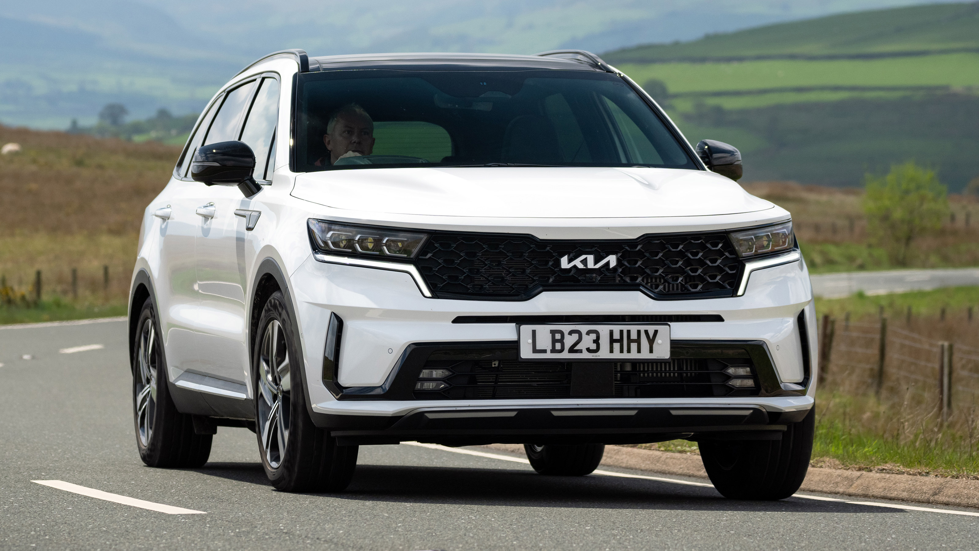 Kia Sorento Edition - front cornering