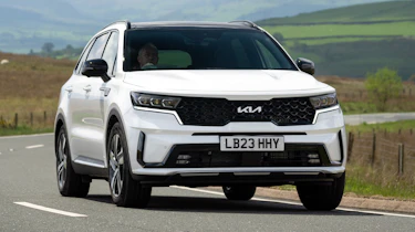 Kia Sorento Edition - front cornering