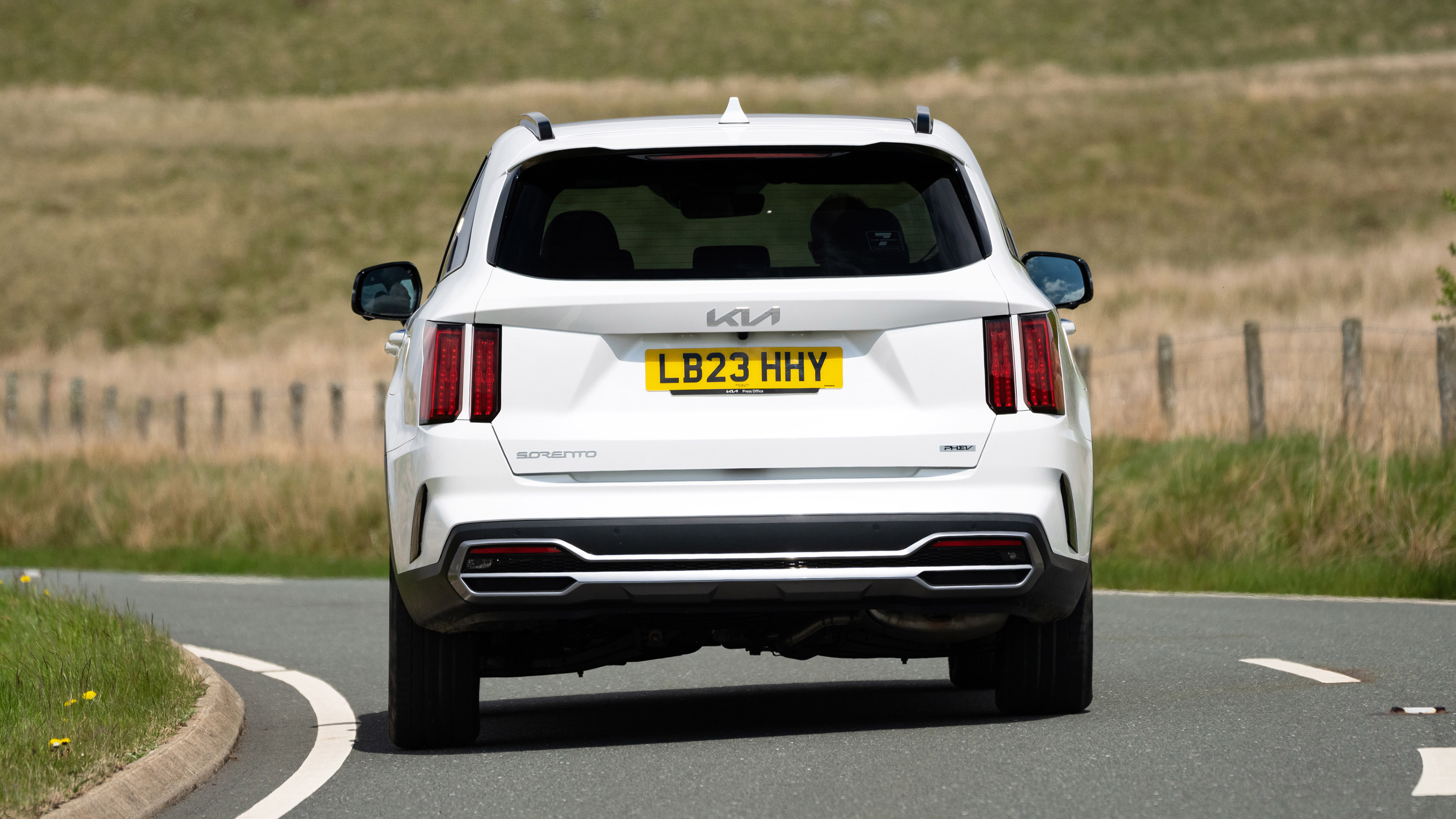 Kia Sorento Edition - rear cornering