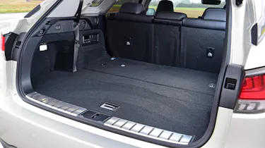 Lexus RX - boot