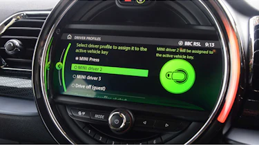 MINI Clubman - infotainment screen displaying profiles
