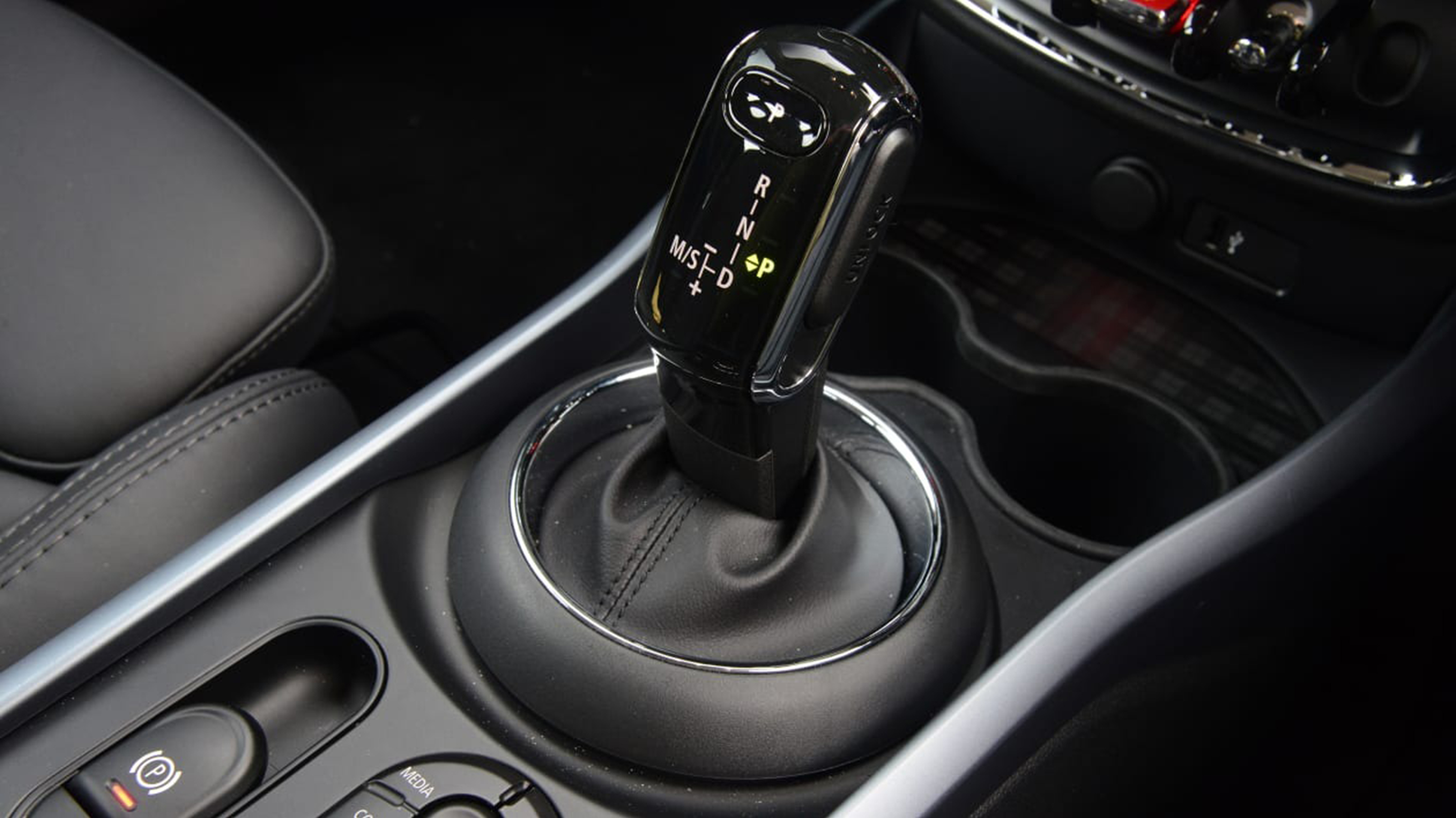 MINI Clubman - gear selector