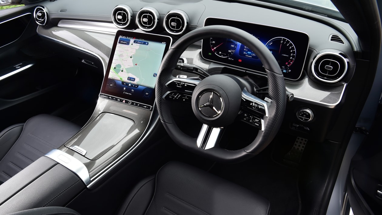 Mercedes C 300 e - dash