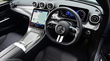 Mercedes C 300 e - dash