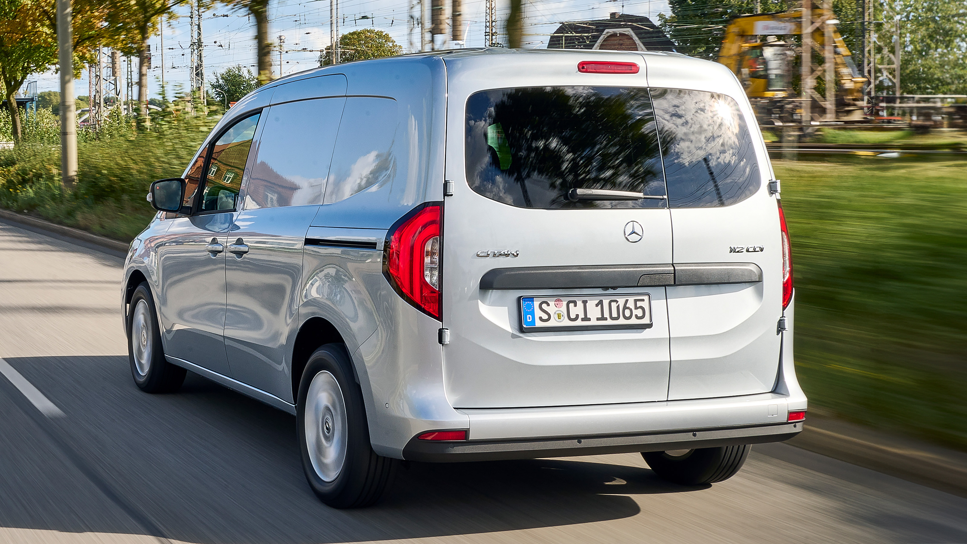 Mercedes Citan - rear tracking