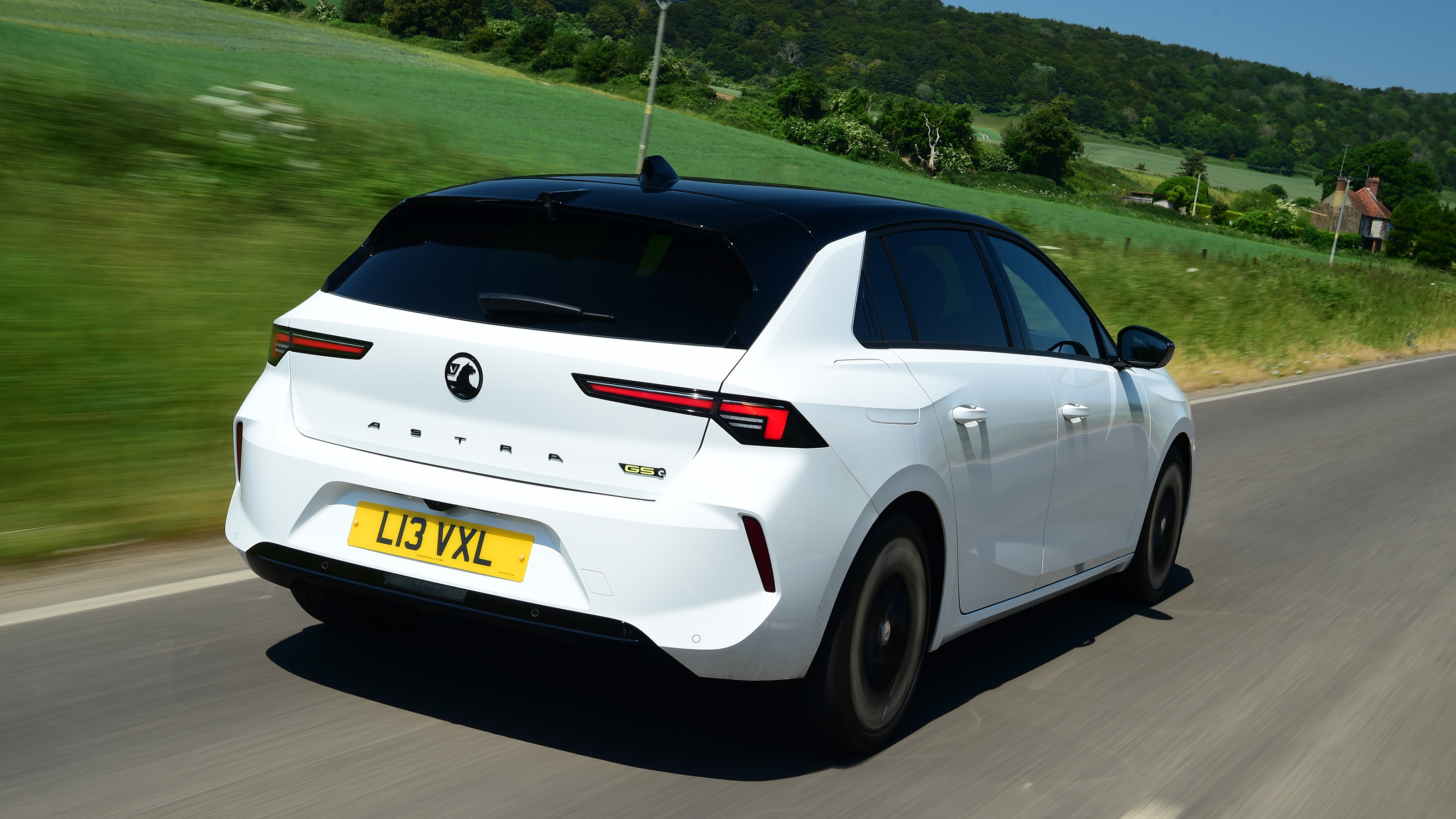 Vauxhall Astra GSe - rear tracking