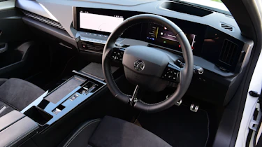 Vauxhall Astra GSe - interior