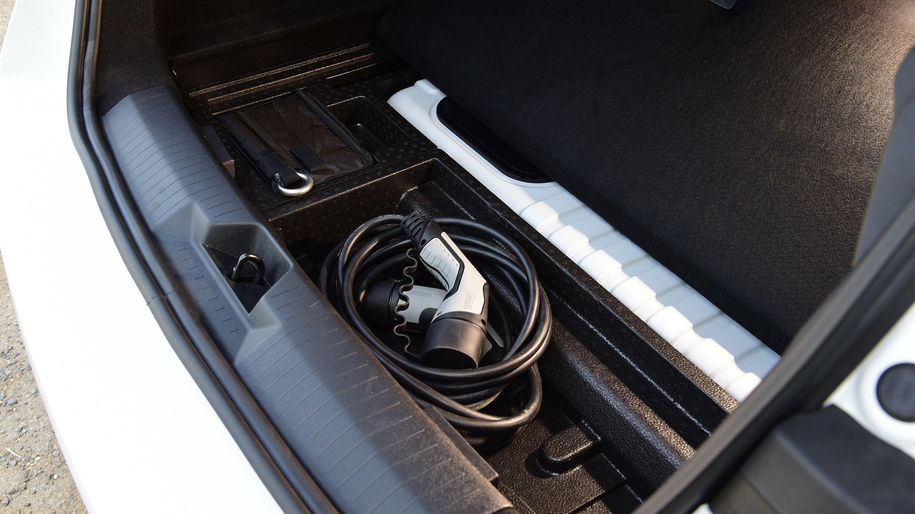 Vauxhall Astra GSe - cable