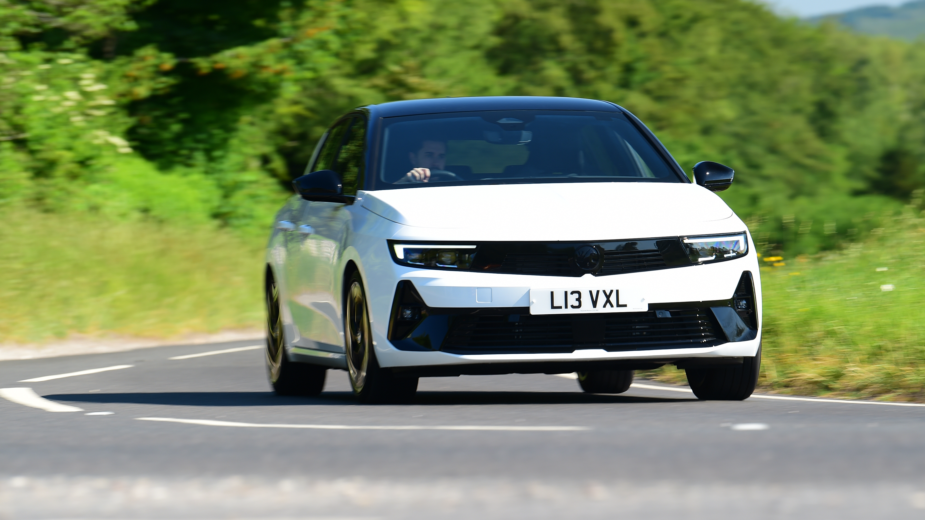 Vauxhall Astra GSe - cornering