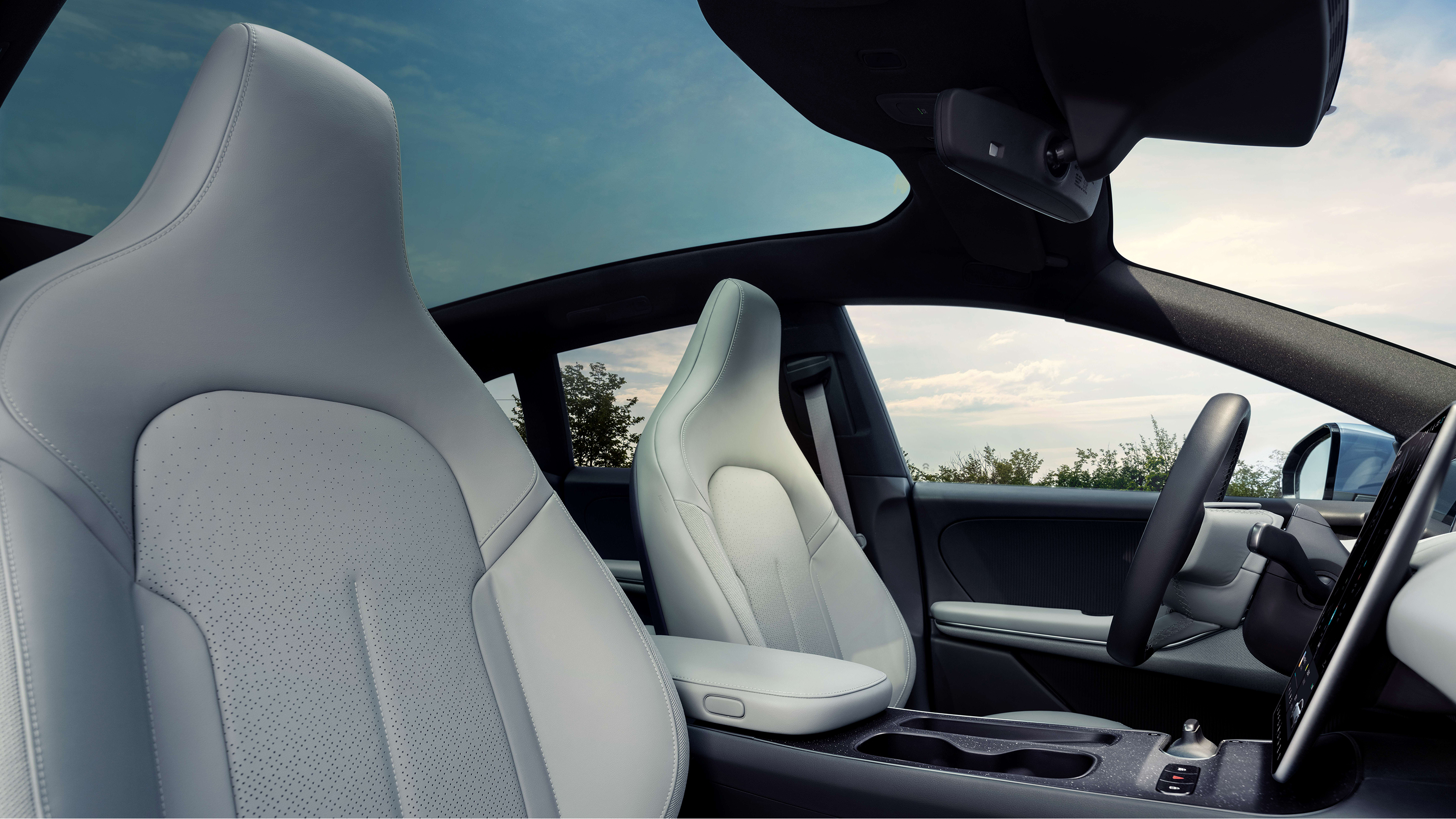 Nio ET5 Touring - front seats