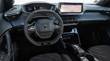 Peugeot e-2008 - dash