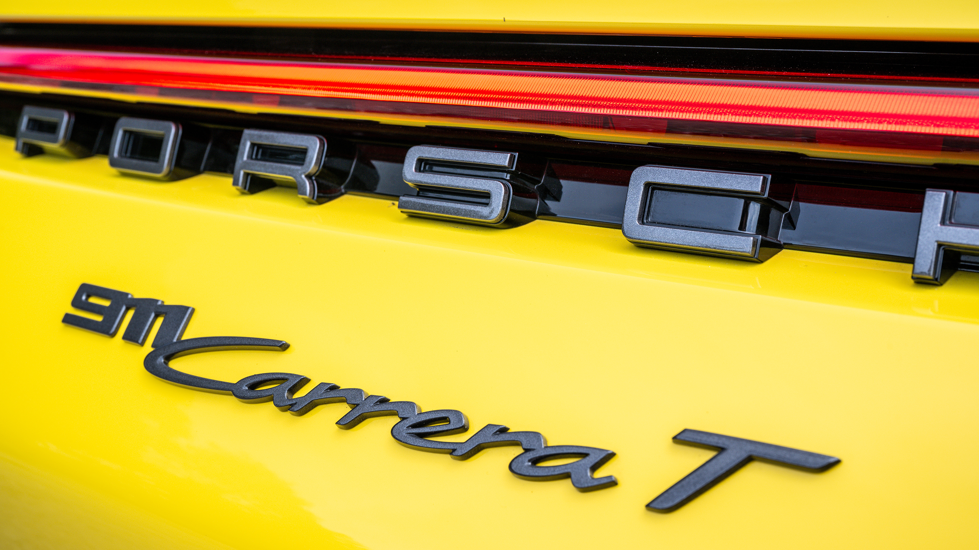 Porsche 911 Carrera T - rear badging