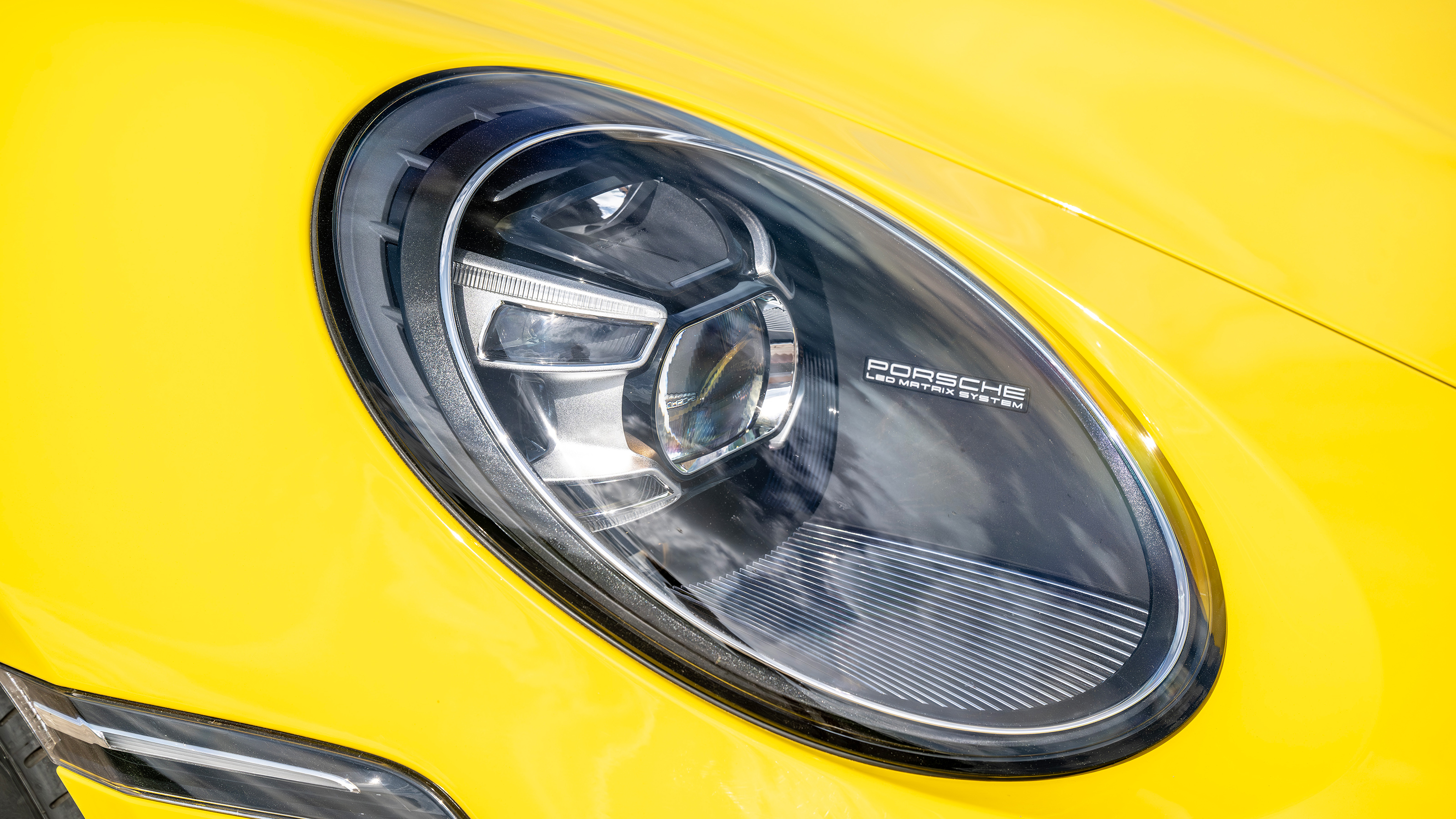 Porsche 911 Carrera T - headlight