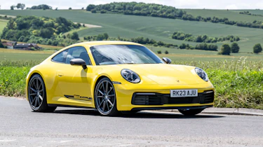 Porsche 911 Carrera T - front cornering