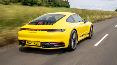 Porsche 911 Carrera T - rear tracking