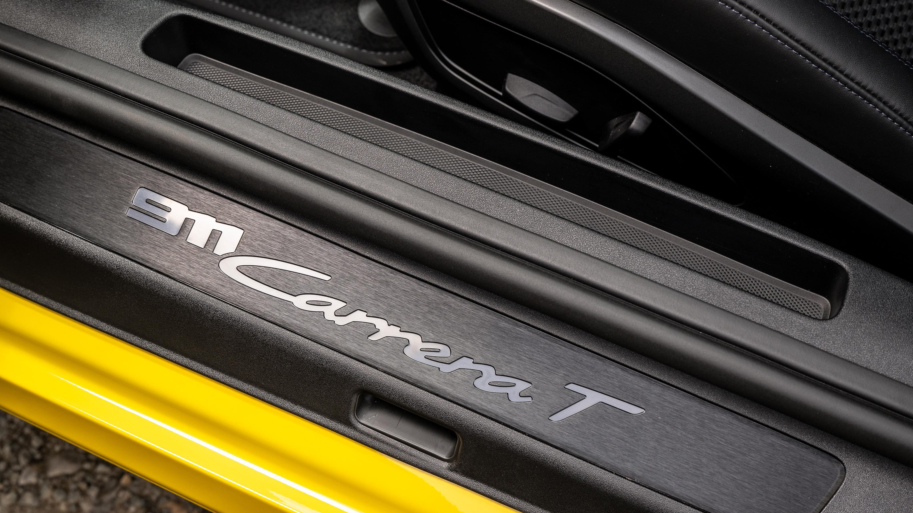 Porsche 911 Carrera T - sill plate