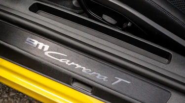 Porsche 911 Carrera T - sill plate