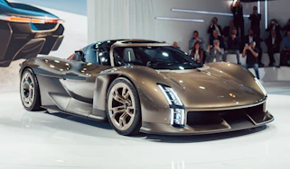 Porsche Mission X - front show