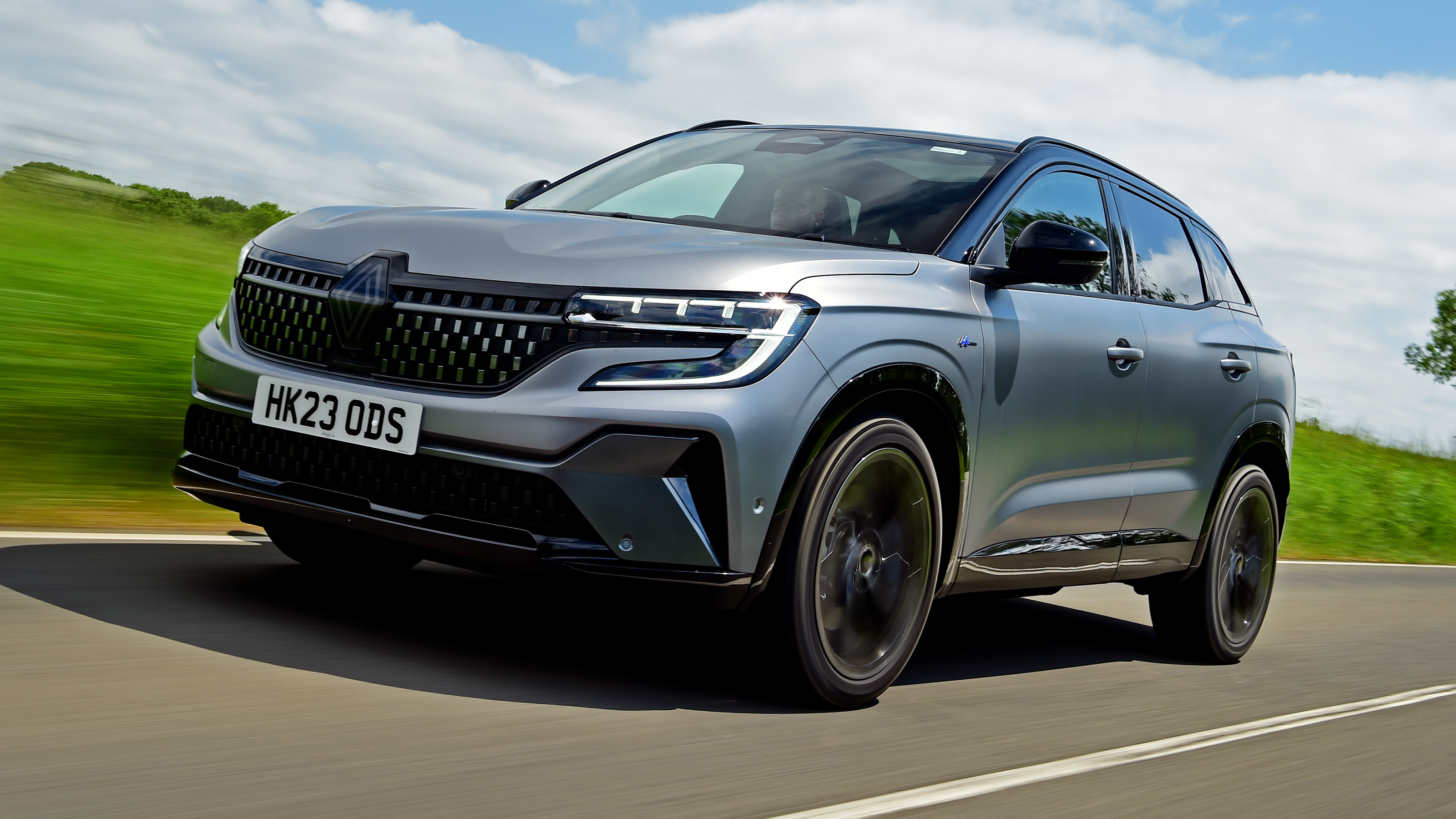 Renault Austral - front tracking
