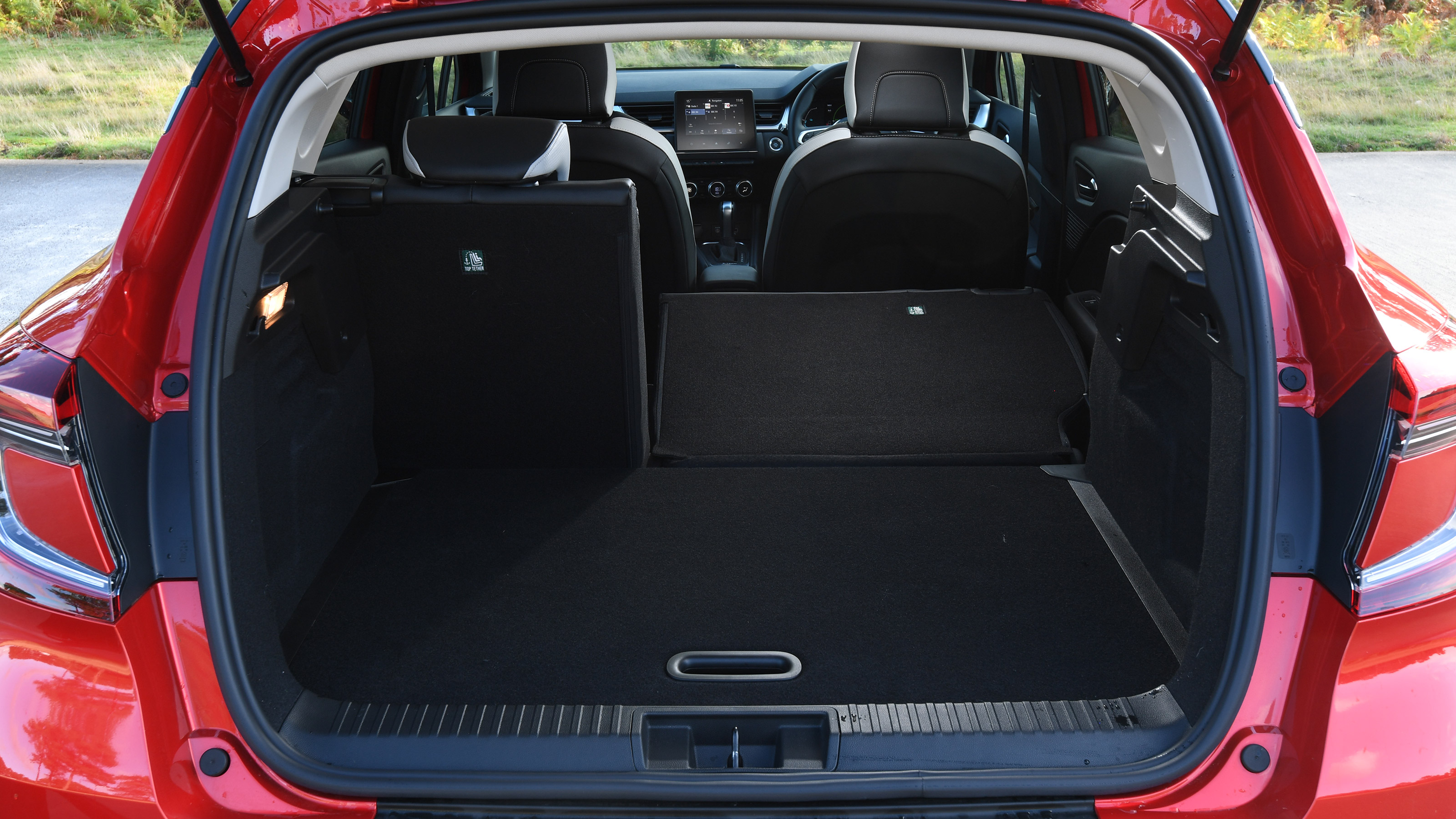 Renault Captur E-Tech - boot