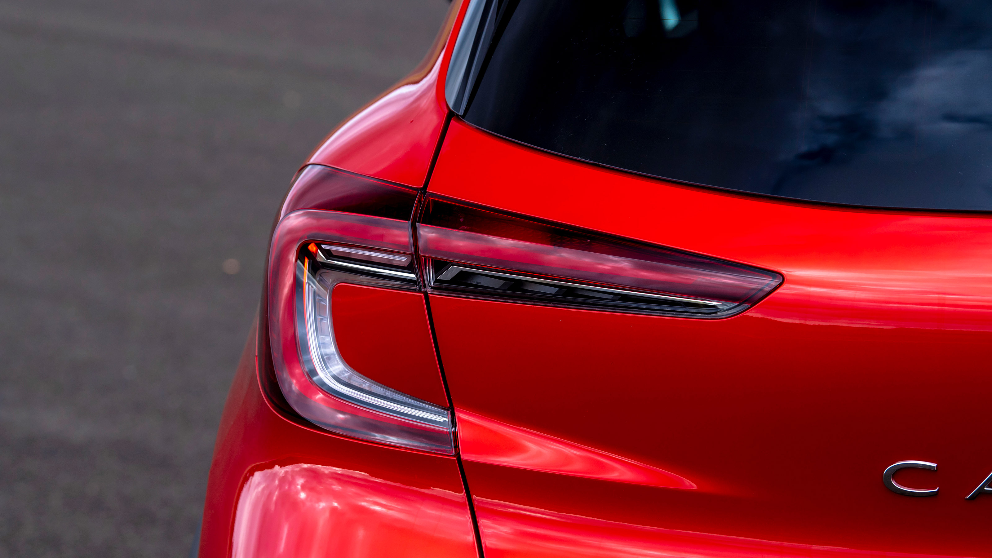 Renault Captur E-Tech - tail-lights