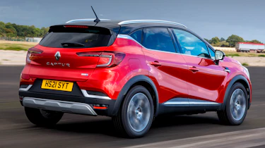 Renault Captur E-Tech - rear tracking