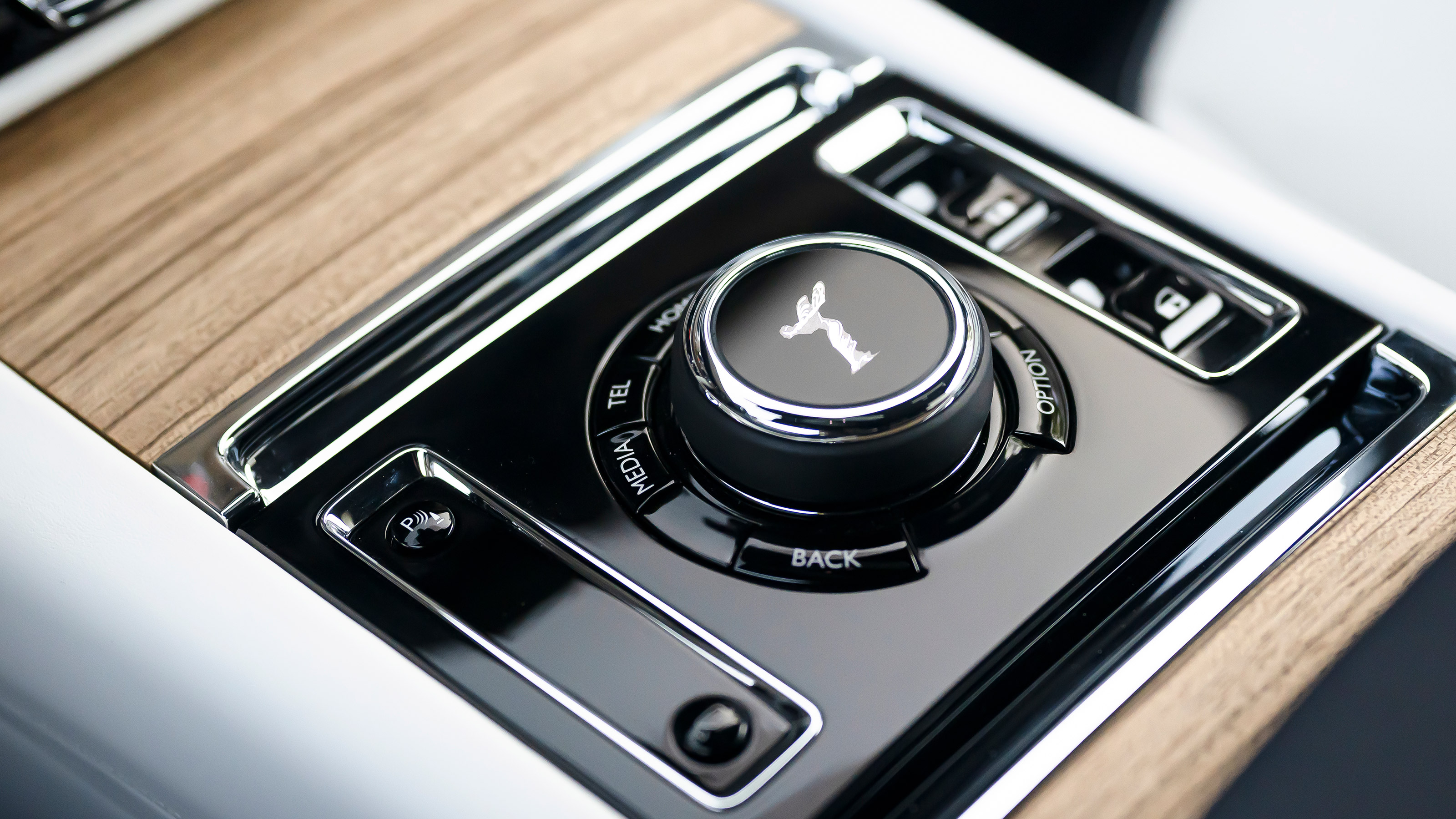 Rolls-Royce Spectre - centre console