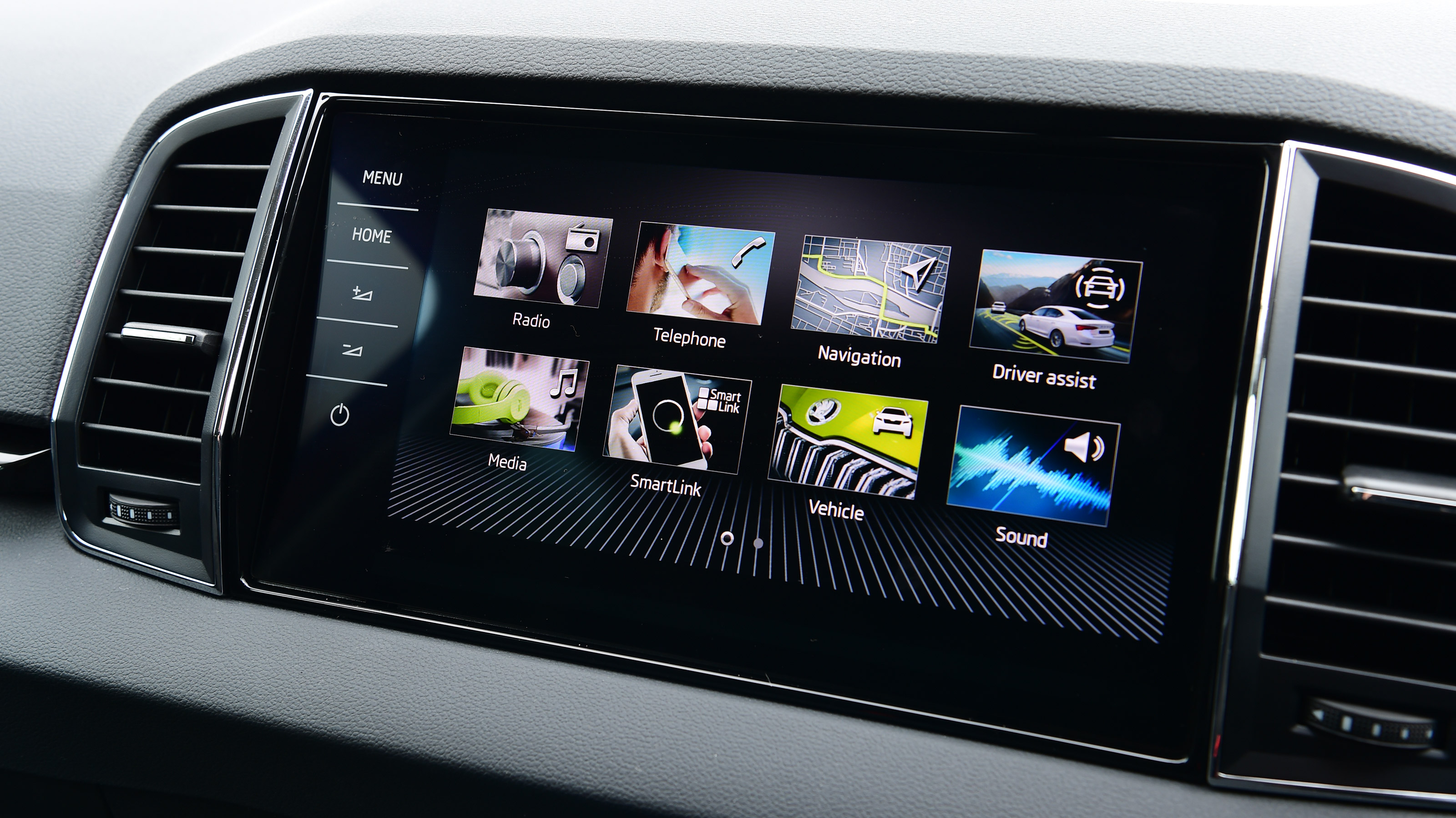 Skoda Karoq long termer first report - infotainment
