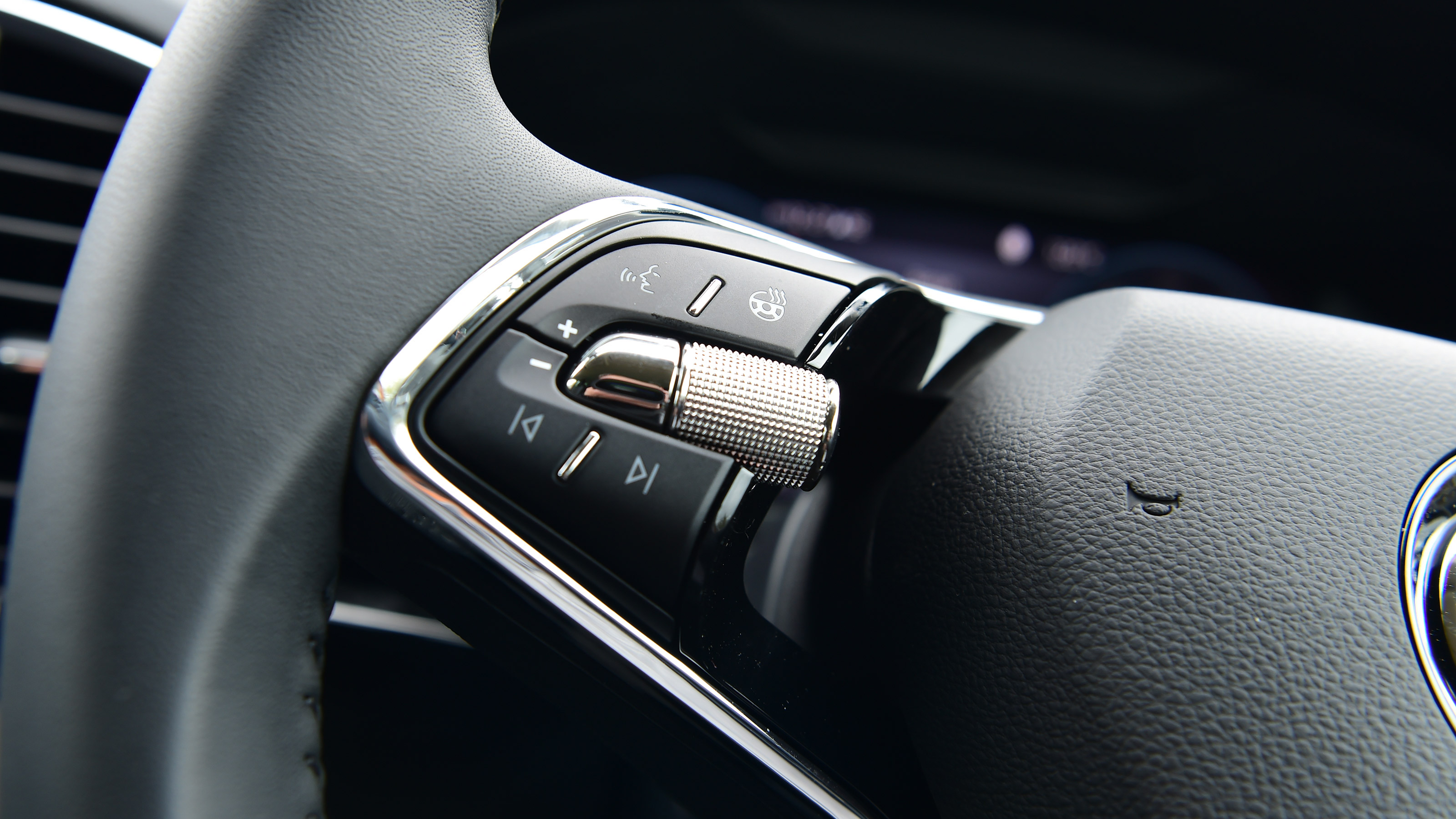 Skoda Karoq long termer first report - steering wheel