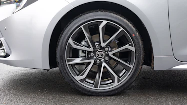 Toyota Corolla Touring Sports - alloy wheels