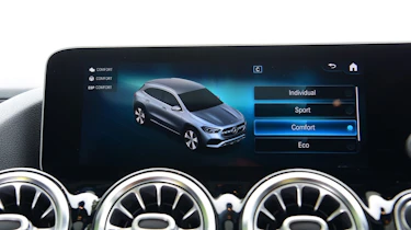Used Mercedes GLA Mk2 - screen