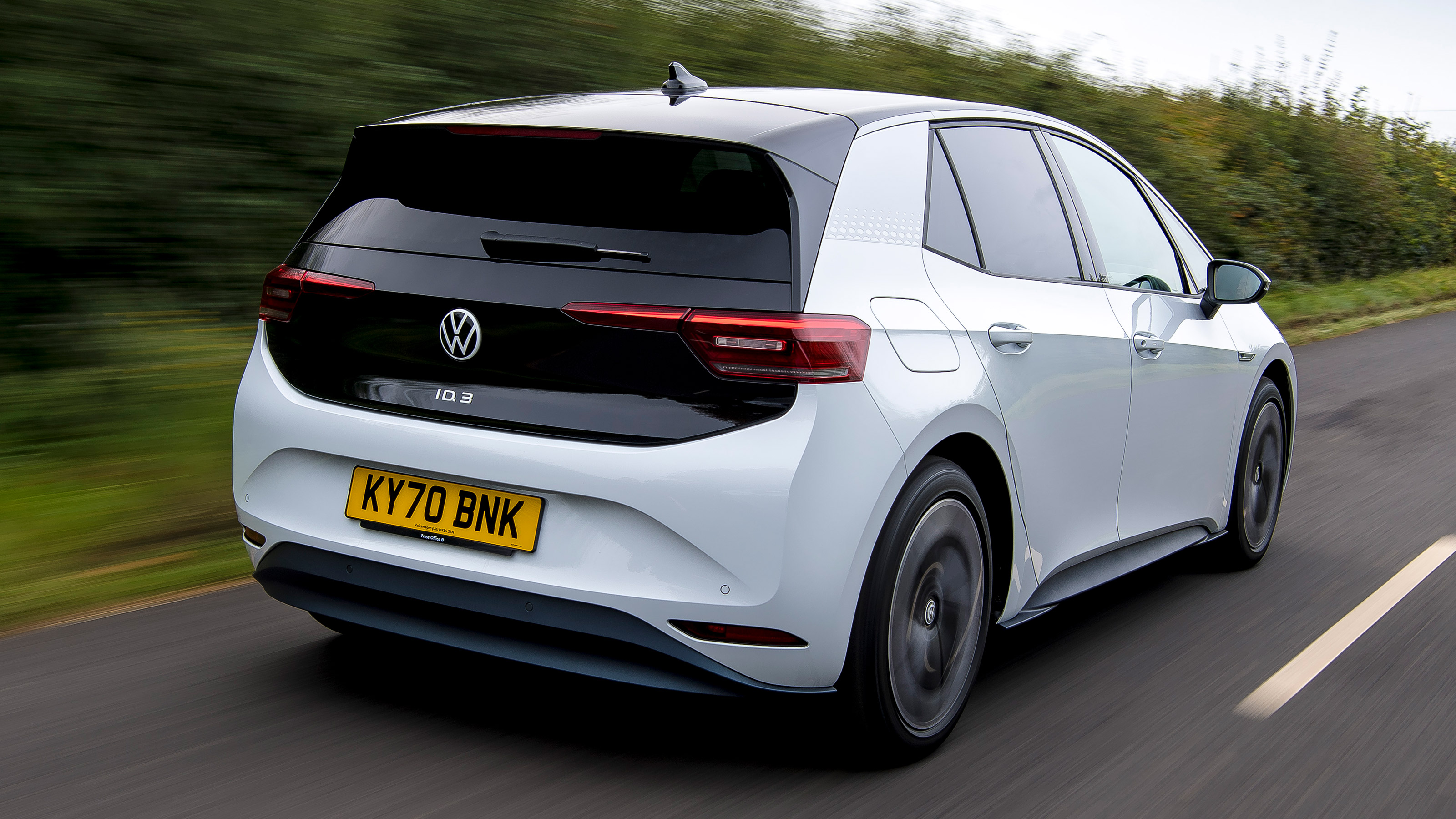 Used Volkswagen ID.3 - rear tracking