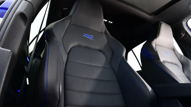 Volkswagen Golf - front seats
