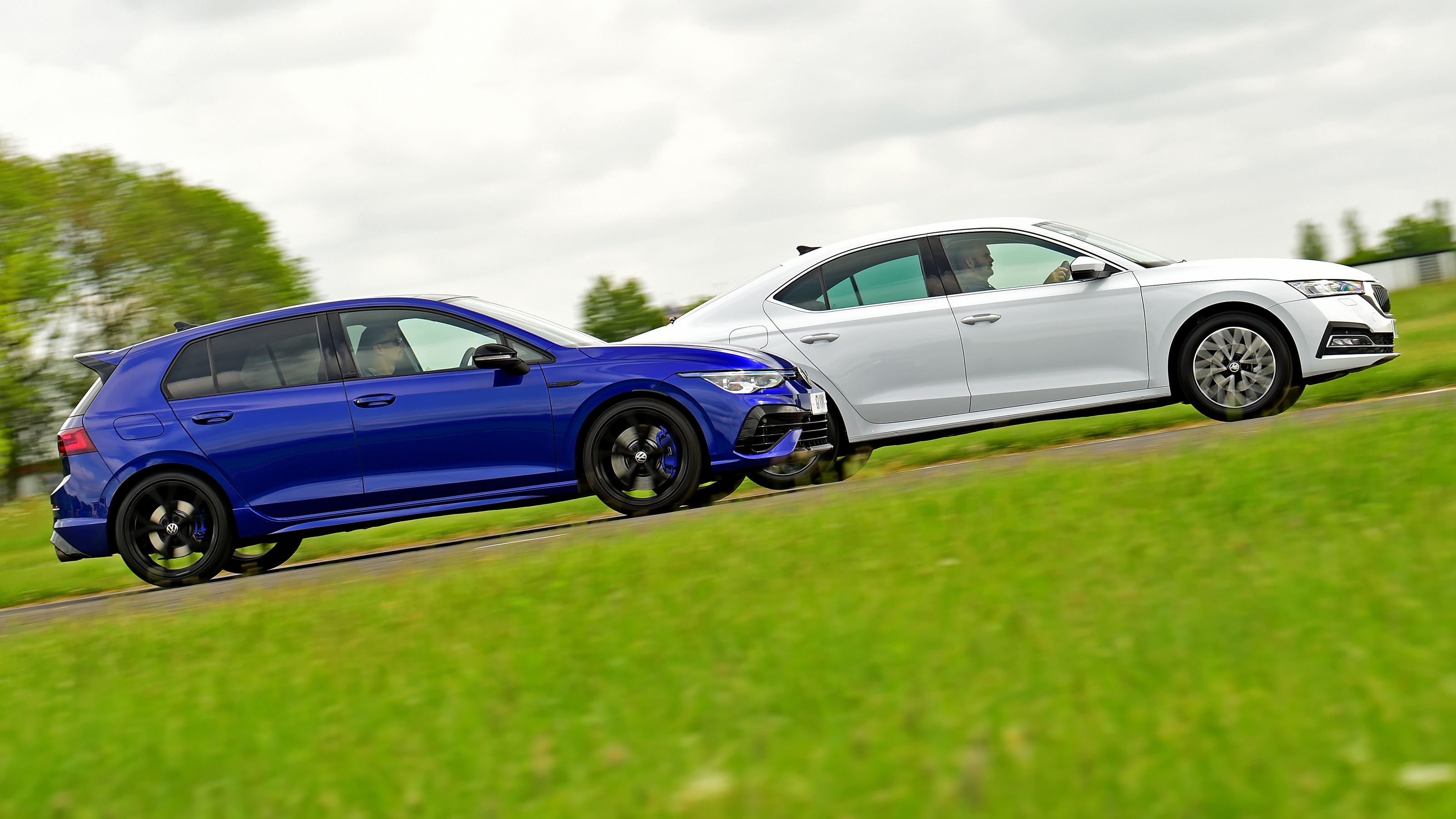Volkswagen Golf and Skoda Octavia - side tracking right