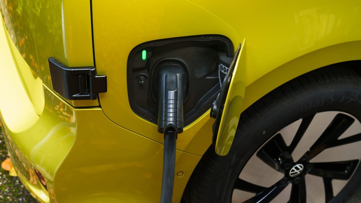 Volkswagen ID. Buzz Cargo - charging