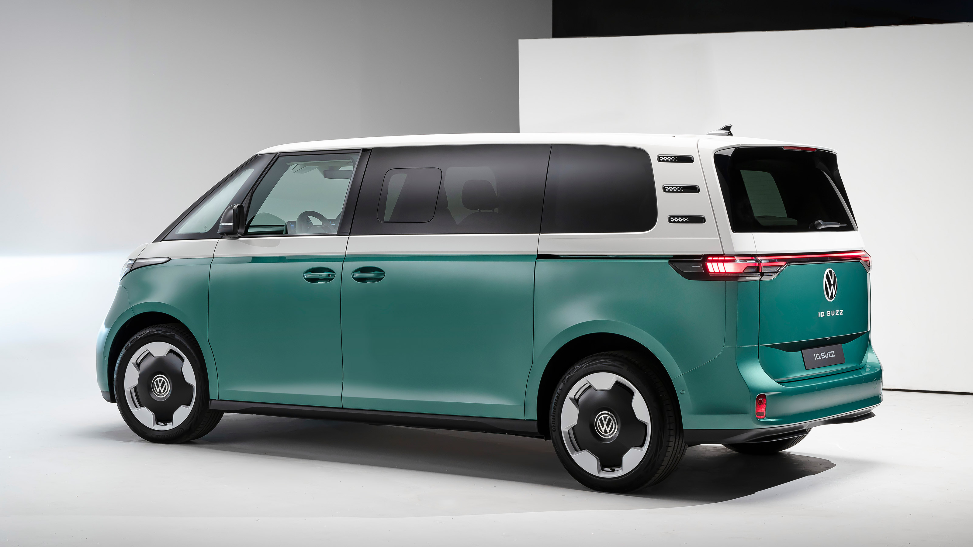 Volkswagen ID. Buzz LWB - rear static