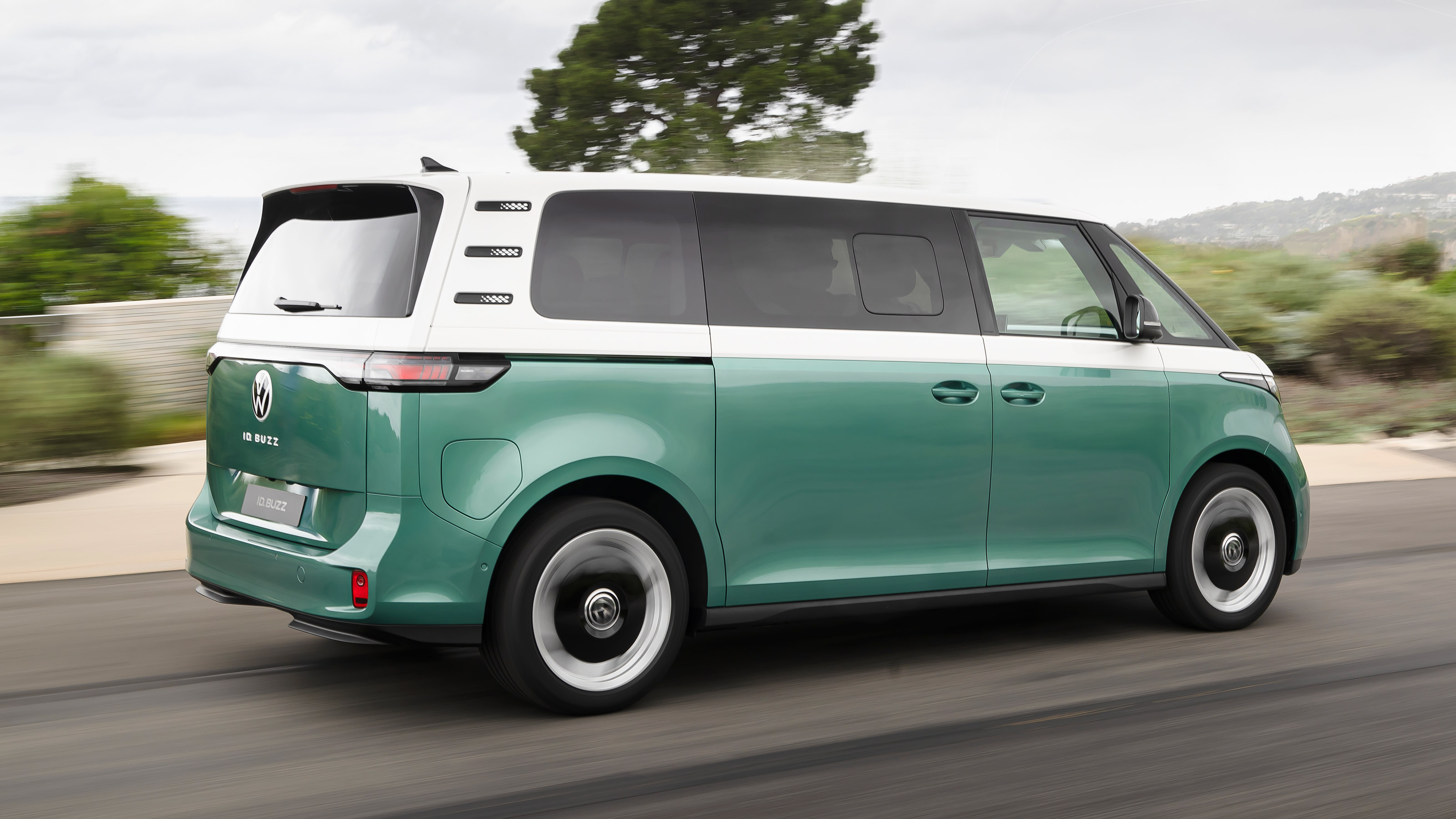 Volkswagen ID. Buzz LWB - rear