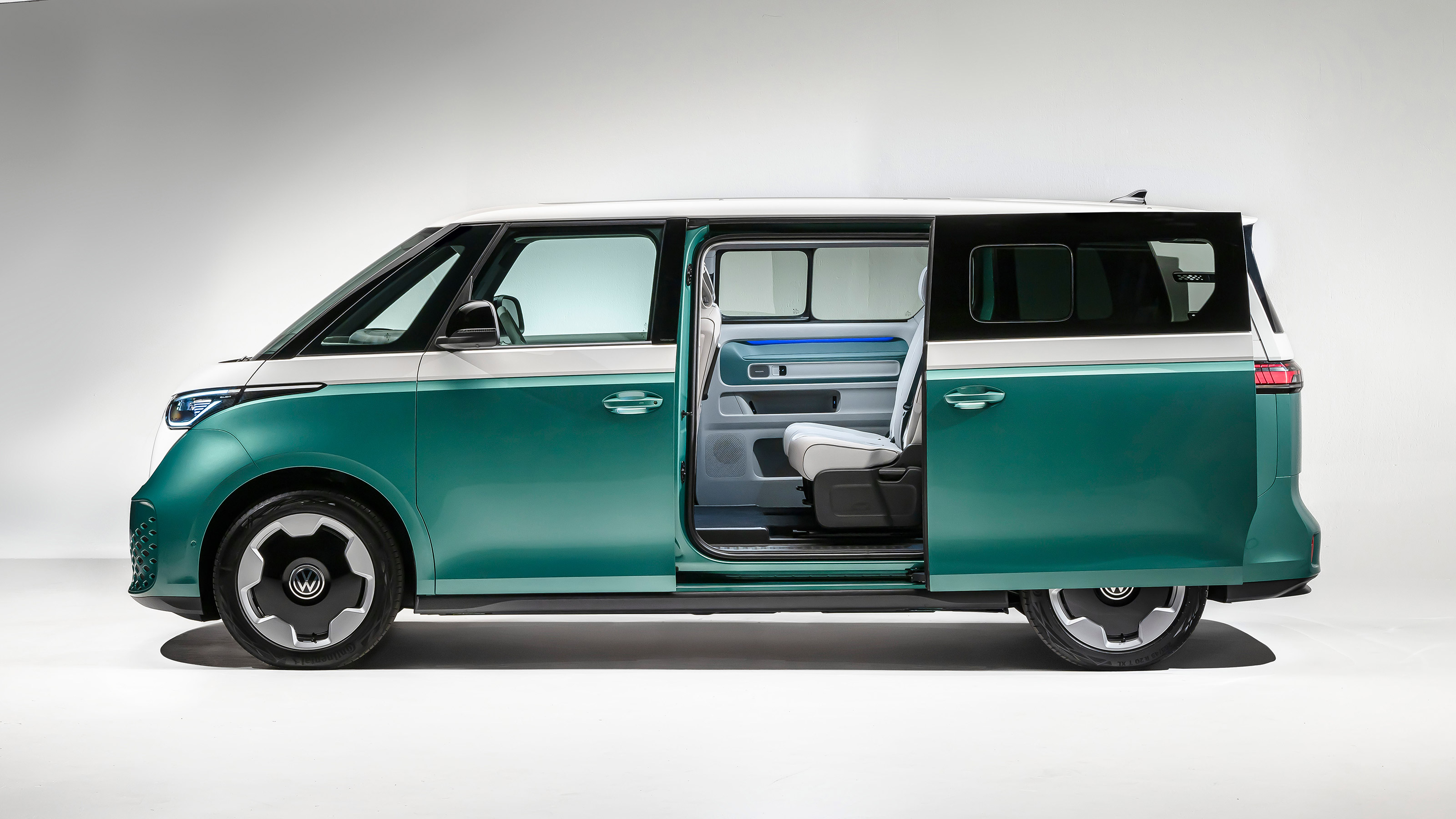 Volkswagen ID. Buzz LWB - side door open
