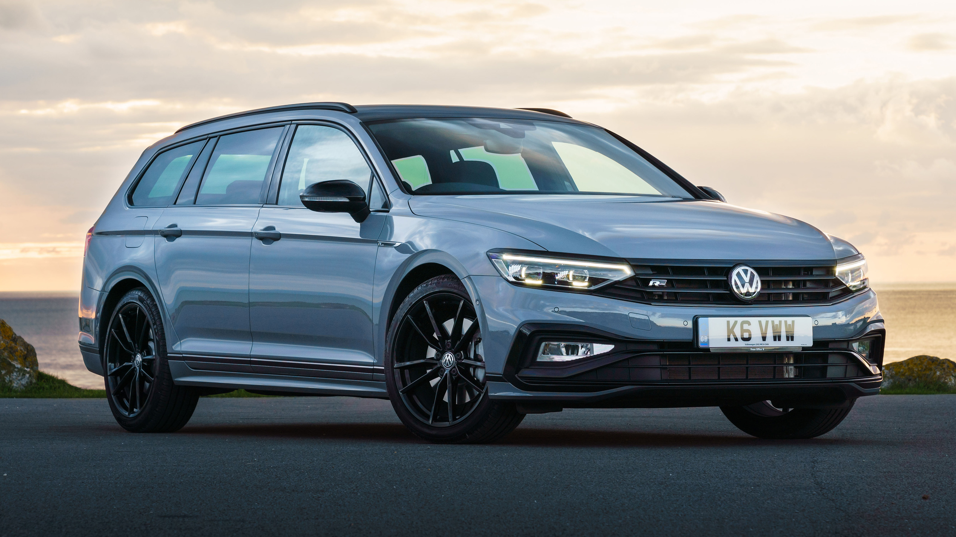 Volkswagen Passat Estate - front static