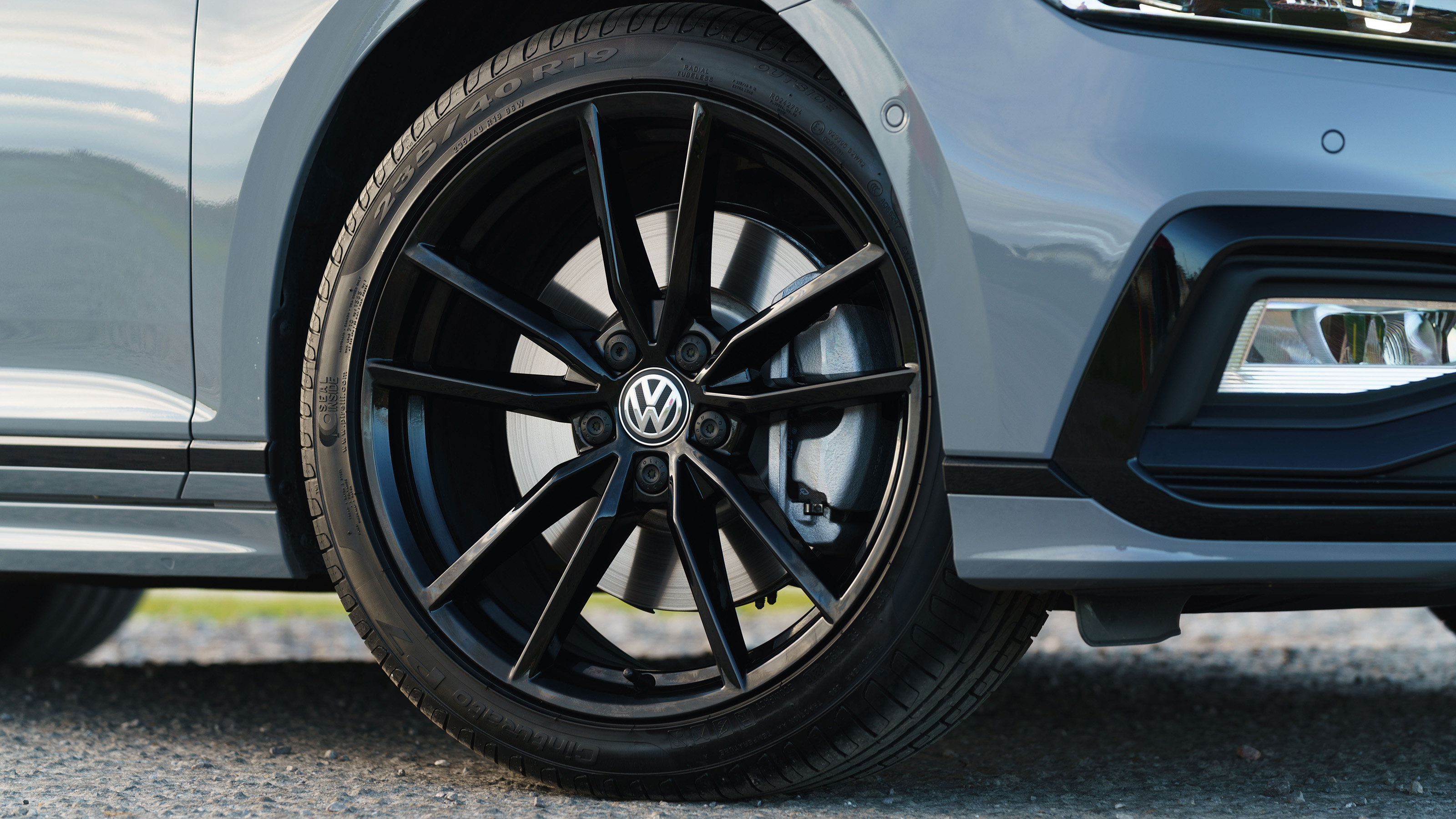 Volkswagen Passat Estate - alloy wheels