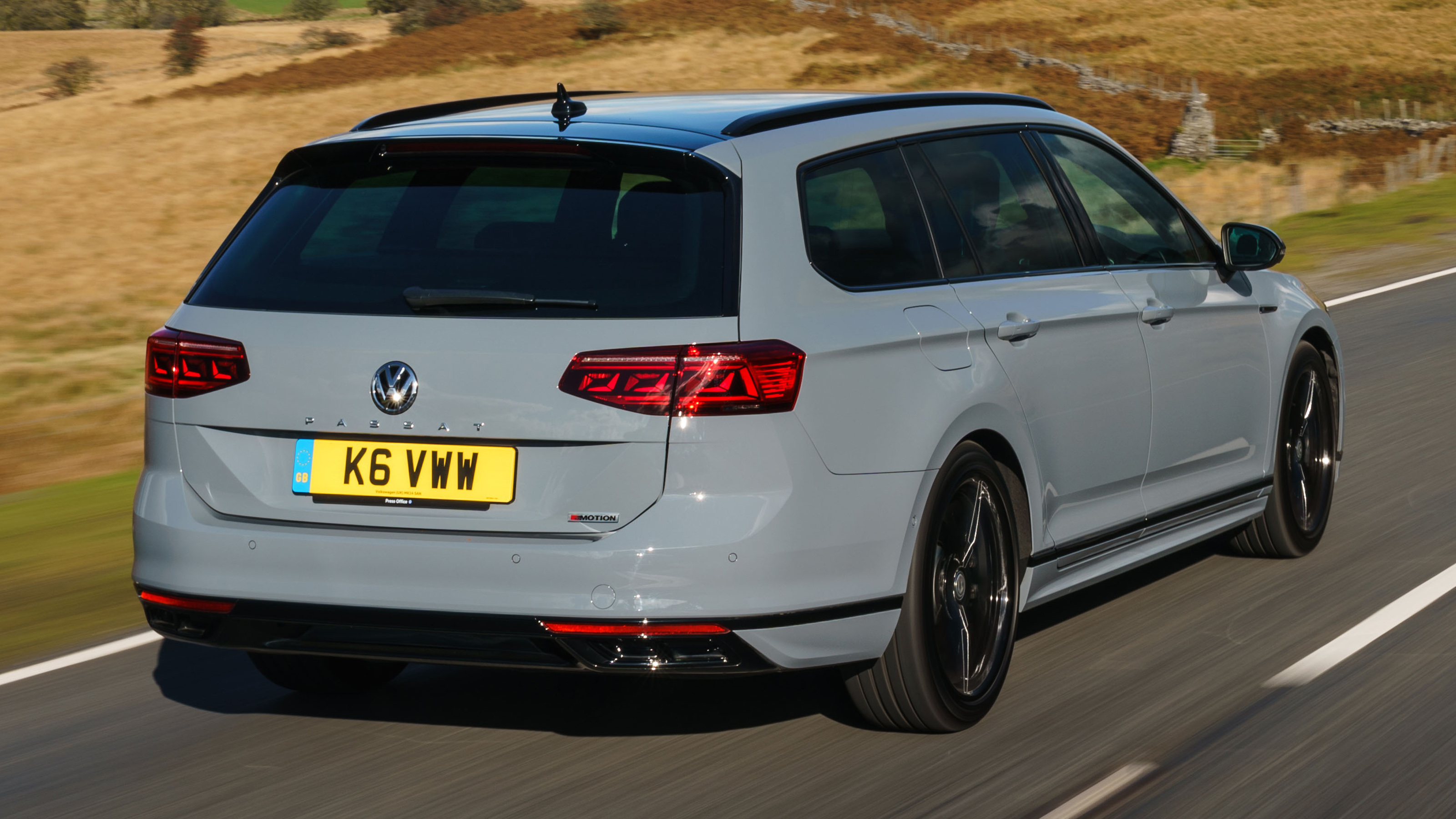 Volkswagen Passat Estate - rear tracking